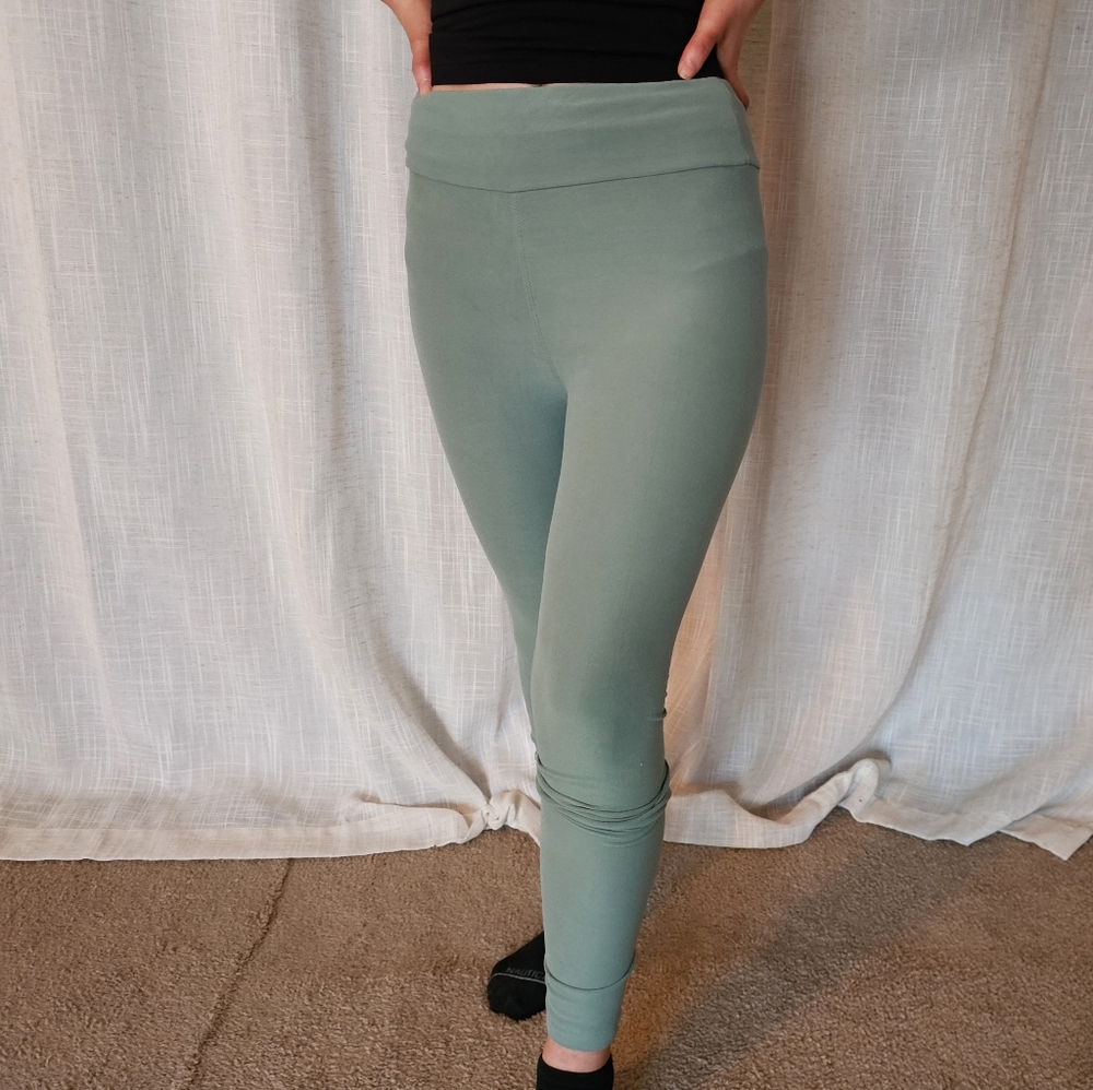 Solid Mint green lularoe leggings